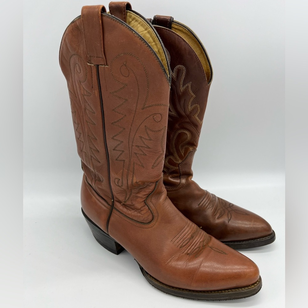 Authentic Elegance: Embrace Mismatched Boulet and Charro Cowboy Boots!